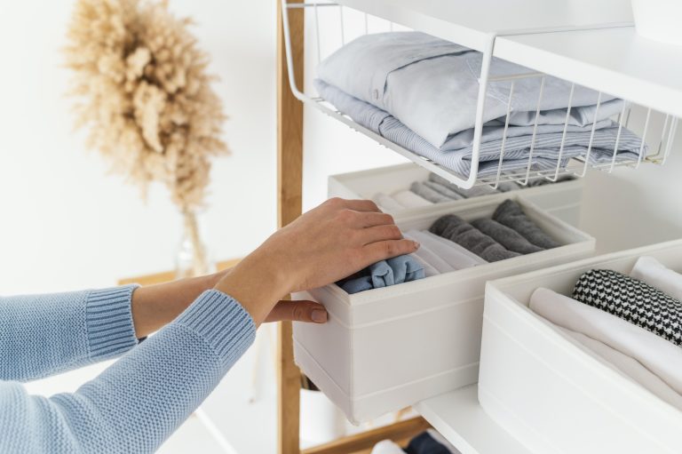 Organização de quarto pequeno
